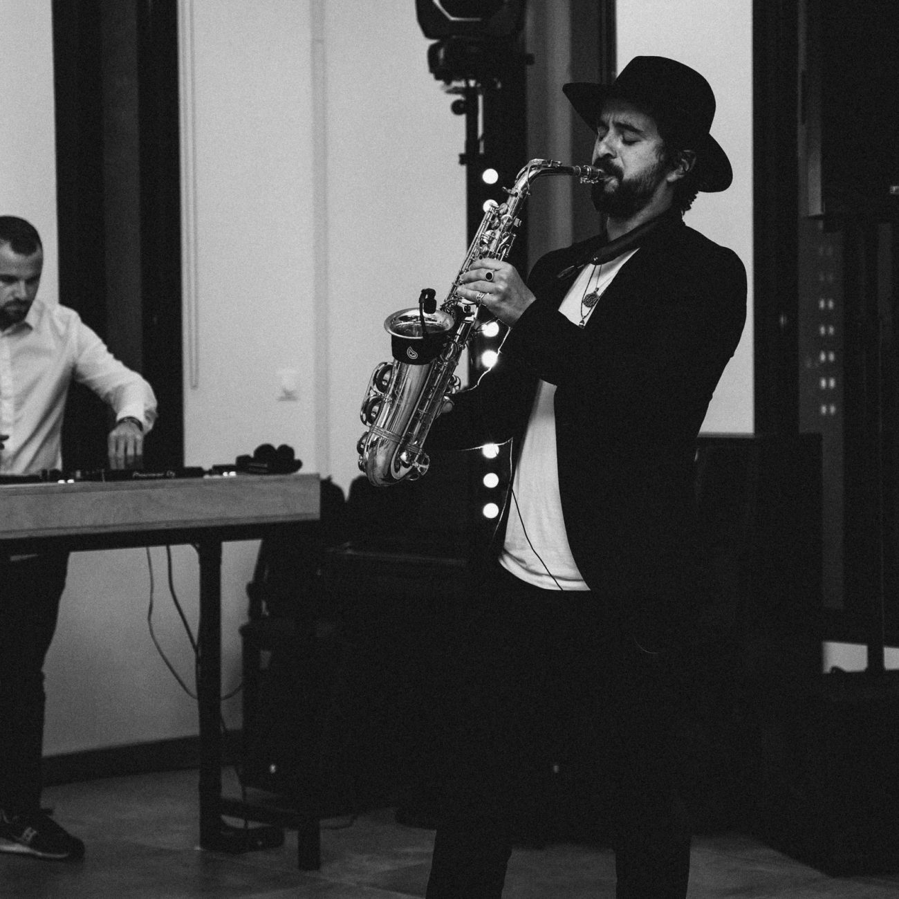 Soirée mariage avec saxophoniste live et DJ en Provence