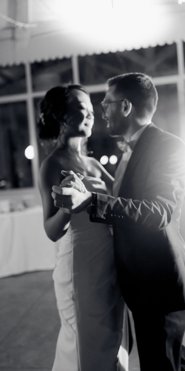 First dance ouverture de bal des mariés lors d'un mariage en Provence