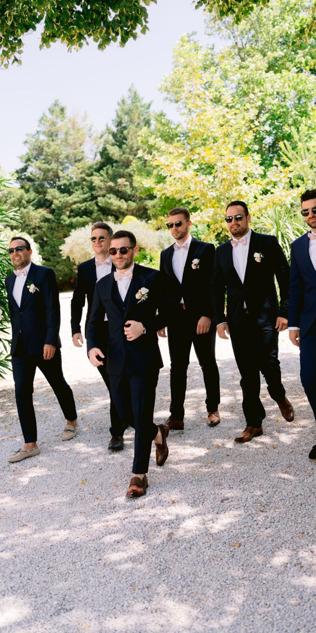 Arrivée du marié accompagné de ses témoins