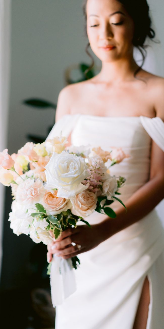 Bouquet de fleur de la mariée lors d'un mariage en Provence