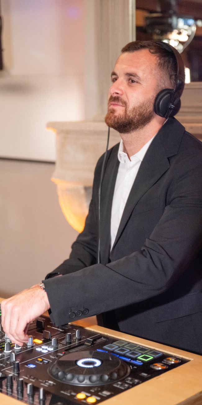 DJ set soirée prestation mariage événement en Provence (Bouches du Rhône)