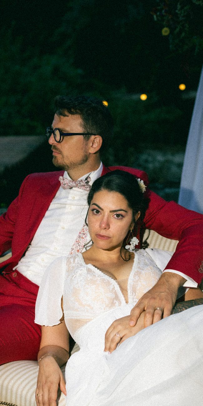 Séance photo couple lors d'un mariage en Provence à la Demeure de Cancerilles
